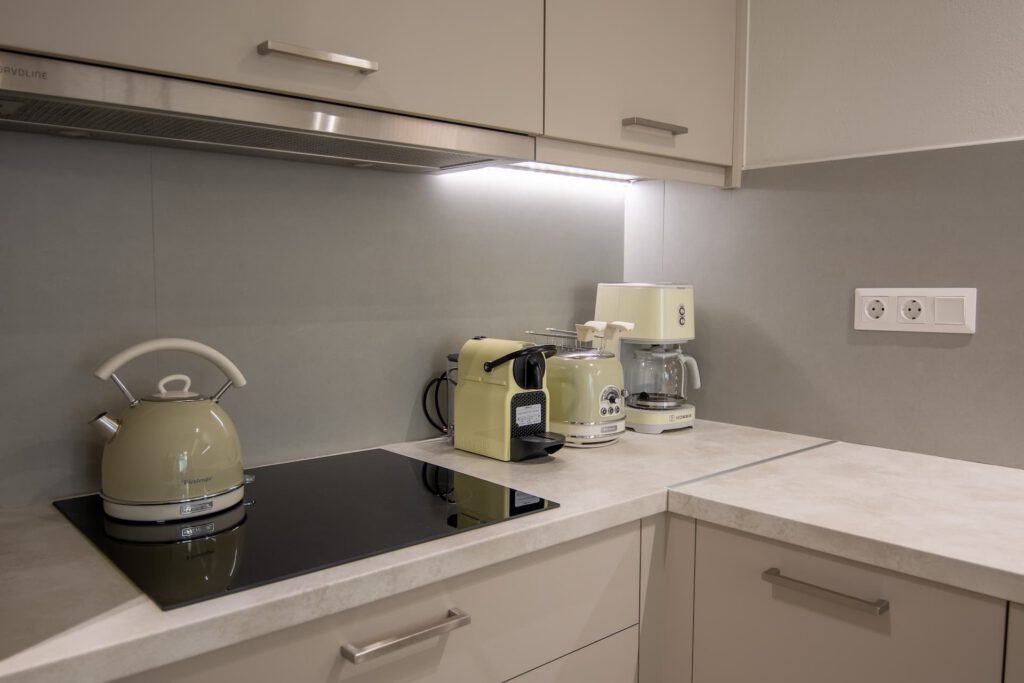 Newly built in 2024, Aigis Apartment Skiathos blends comfort and elegance to create a cosy home away from home on the beautiful island of Skiathos. Conveniently located in Skiathos Town, our apartment offers easy access to the entire island.