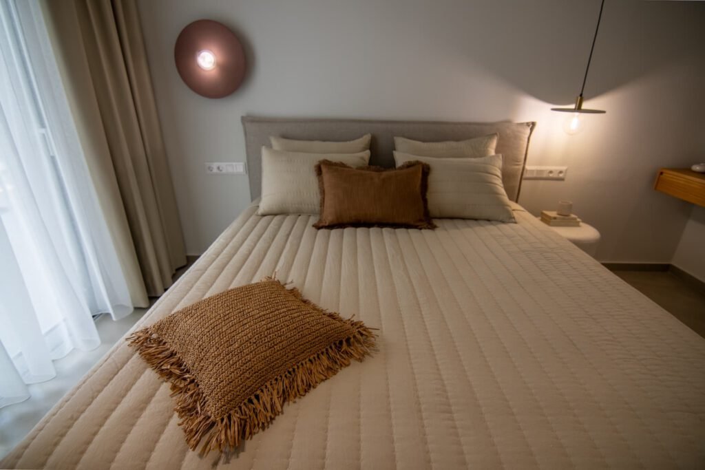 Newly built in 2024, Aigis Apartment Skiathos blends comfort and elegance to create a cosy home away from home on the beautiful island of Skiathos. Conveniently located in Skiathos Town, our apartment offers easy access to the entire island.