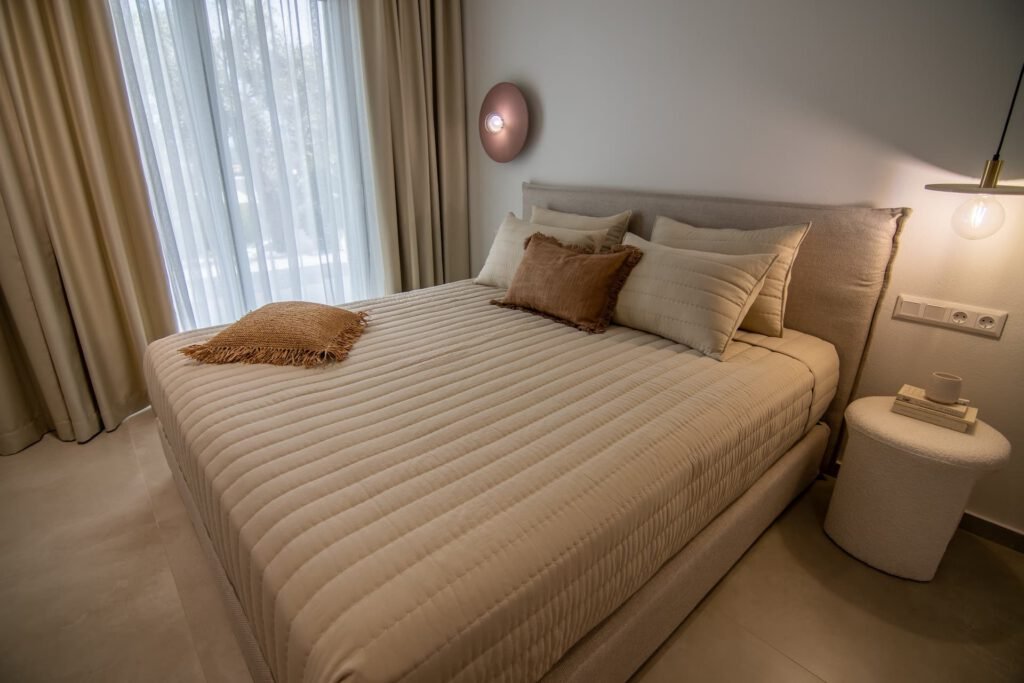Newly built in 2024, Aigis Apartment Skiathos blends comfort and elegance to create a cosy home away from home on the beautiful island of Skiathos. Conveniently located in Skiathos Town, our apartment offers easy access to the entire island.