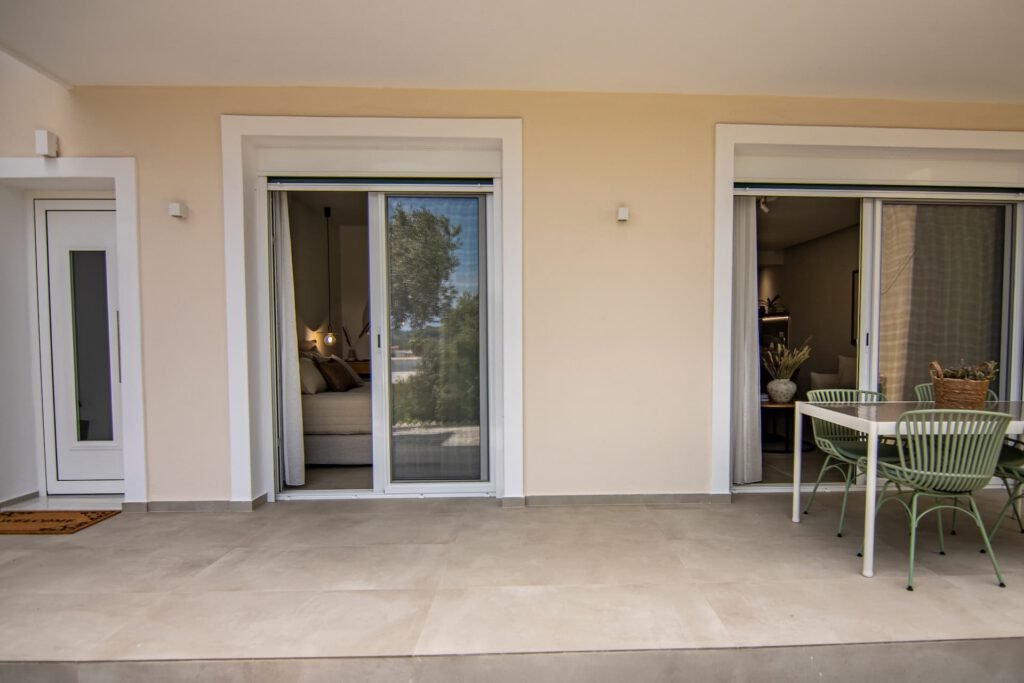 Newly built in 2024, Aigis Apartment Skiathos blends comfort and elegance to create a cosy home away from home on the beautiful island of Skiathos. Conveniently located in Skiathos Town, our apartment offers easy access to the entire island.
