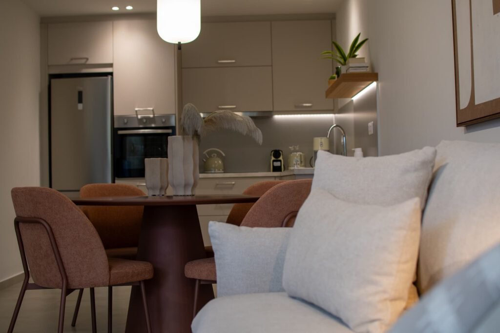 Newly built in 2024, Aigis Apartment Skiathos blends comfort and elegance to create a cosy home away from home on the beautiful island of Skiathos. Conveniently located in Skiathos Town, our apartment offers easy access to the entire island.