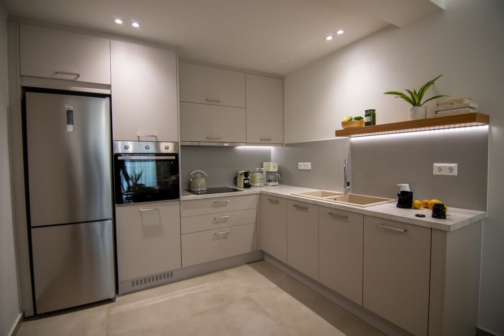 Newly built in 2024, Aigis Apartment Skiathos blends comfort and elegance to create a cosy home away from home on the beautiful island of Skiathos. Conveniently located in Skiathos Town, our apartment offers easy access to the entire island.